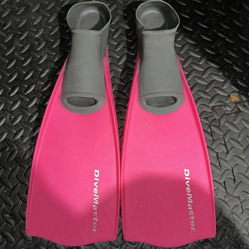 Dive Master Duck Feet Diving Fins Size 7-9